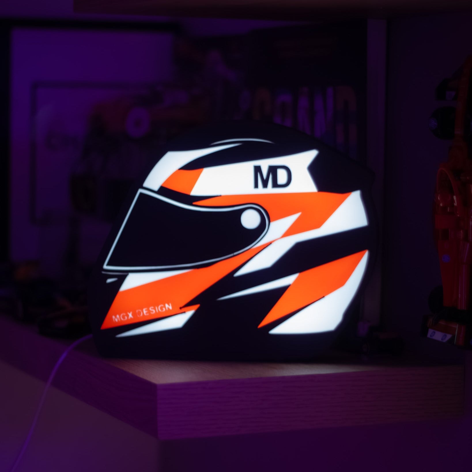 Lampe casque automobile Blad Run, design noir blanc rouge