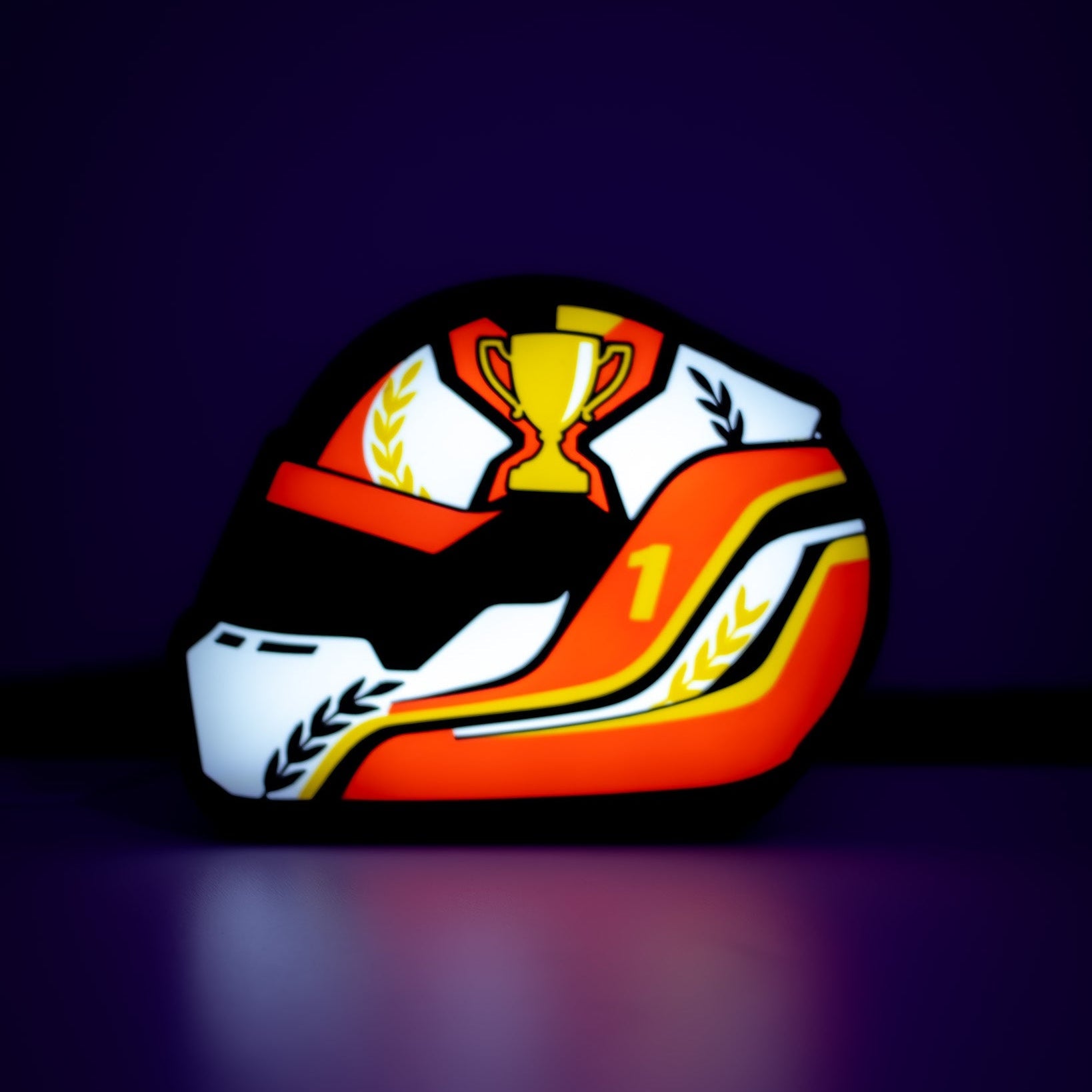 Lampe casque automobile First Victory, design blanc rouge jaune, trophée et numéro 1