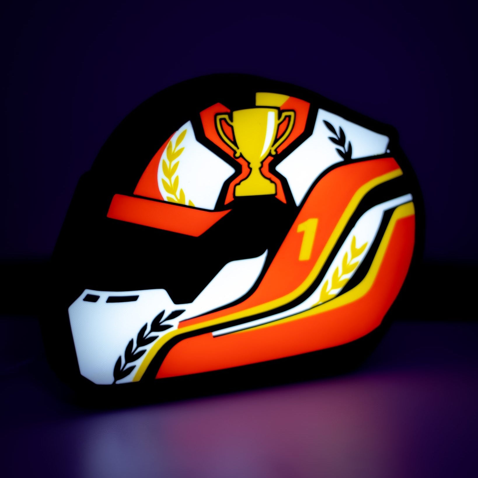 Lampe casque automobile First Victory, design blanc rouge jaune, trophée et numéro 1