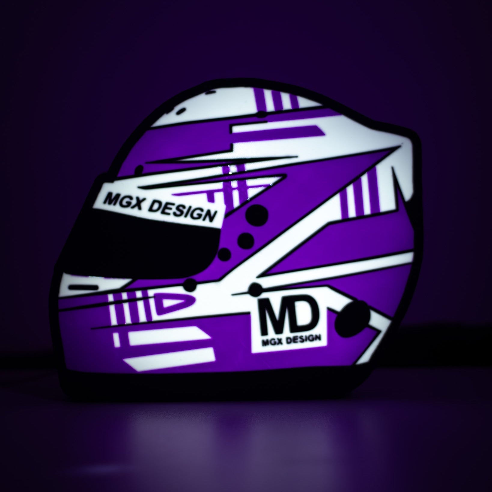 Lampe casque automobile Purple Strike, design noir blanc violet